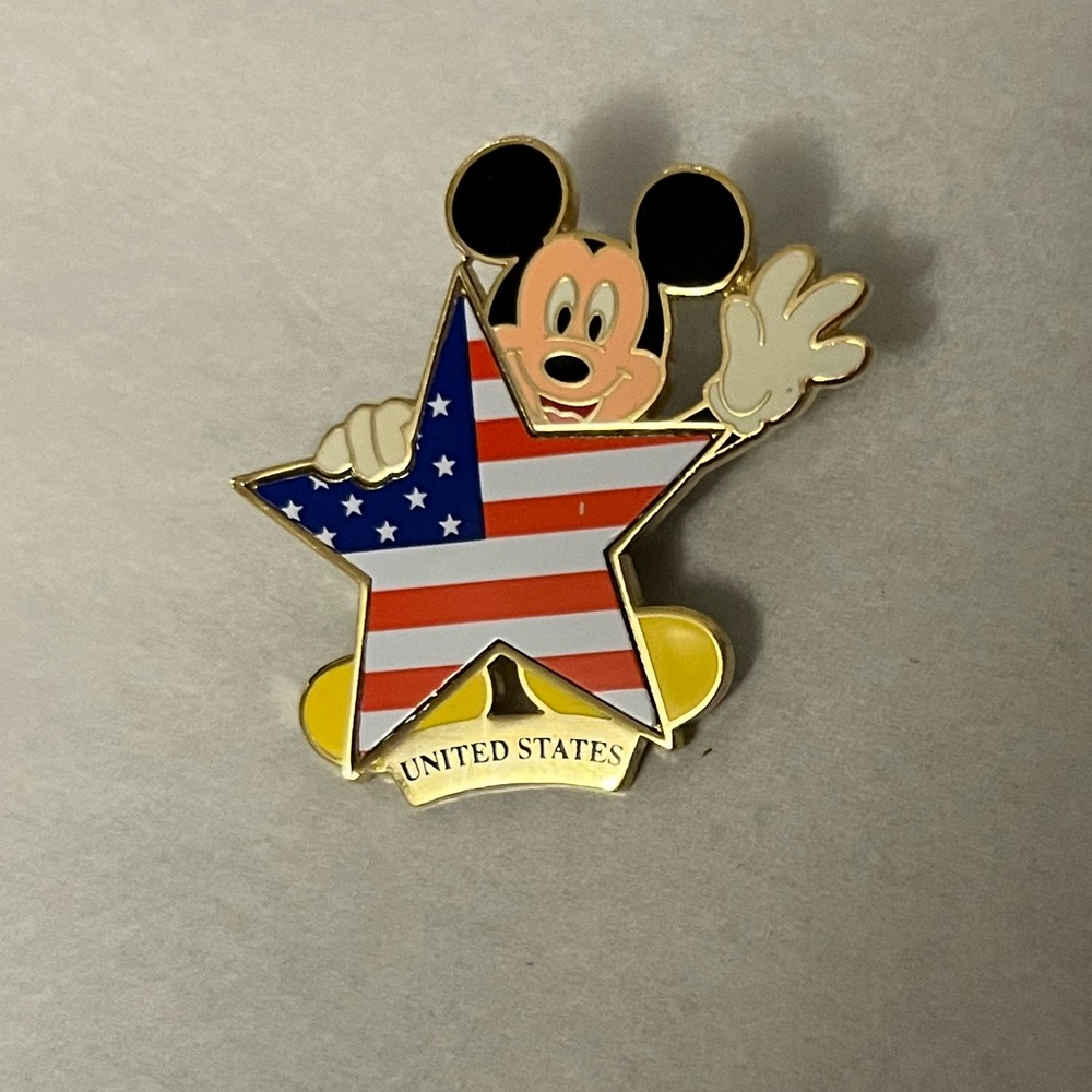Mickey Mouse Trading Pin - Picture 4 of 4